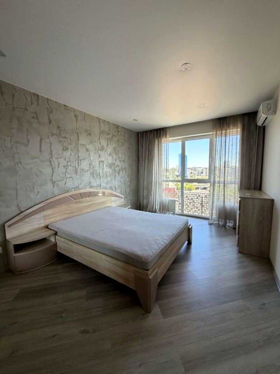 1874584776911561