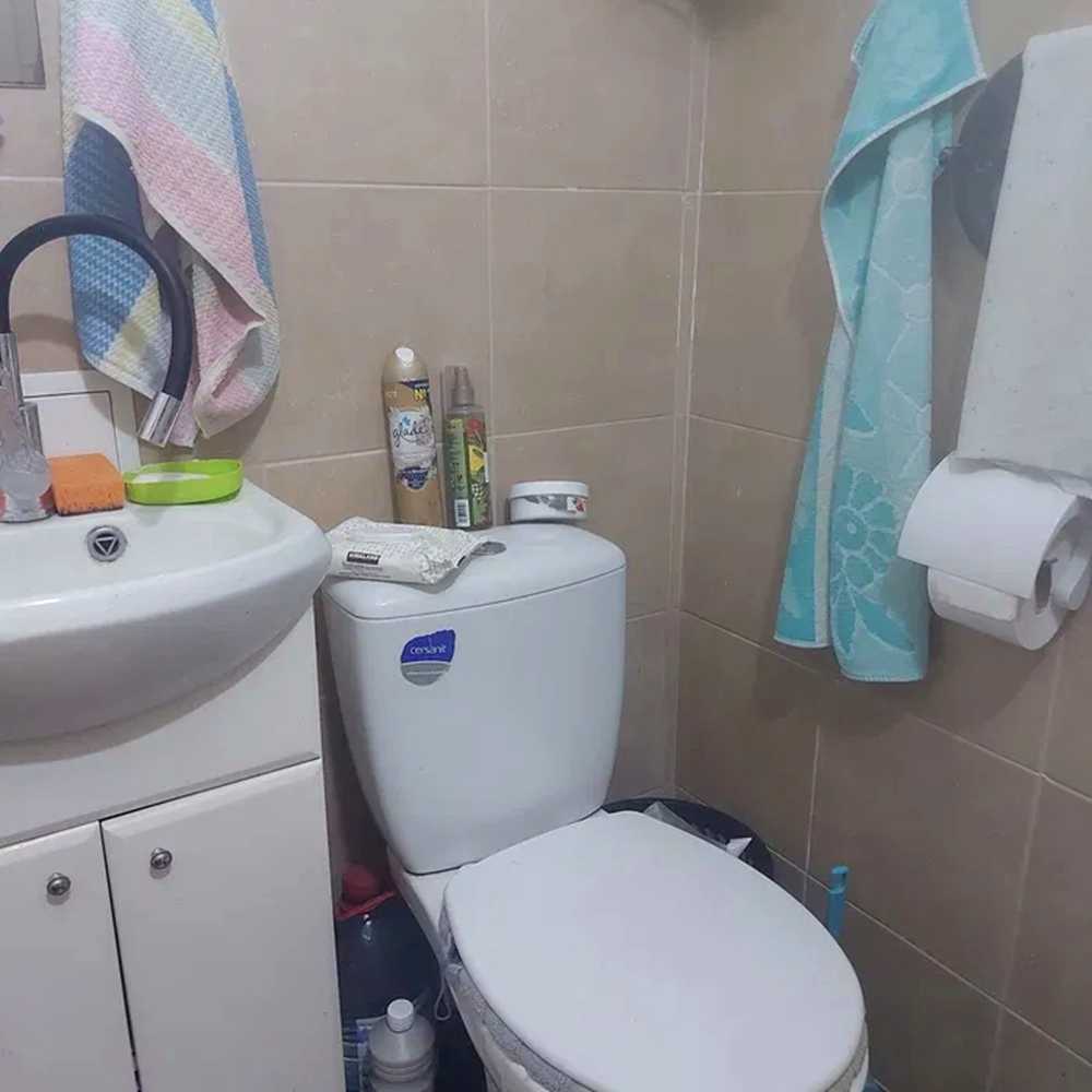 1874585596404359
