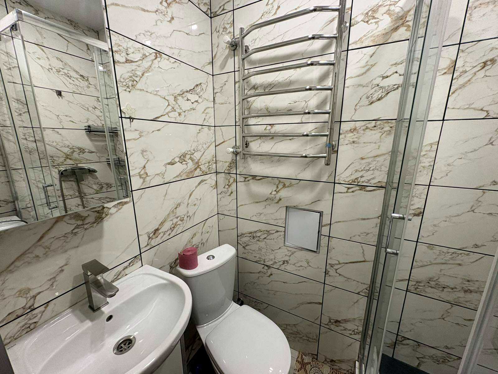 1874589344459358