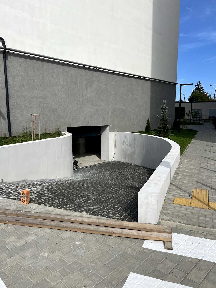 1874590396437238