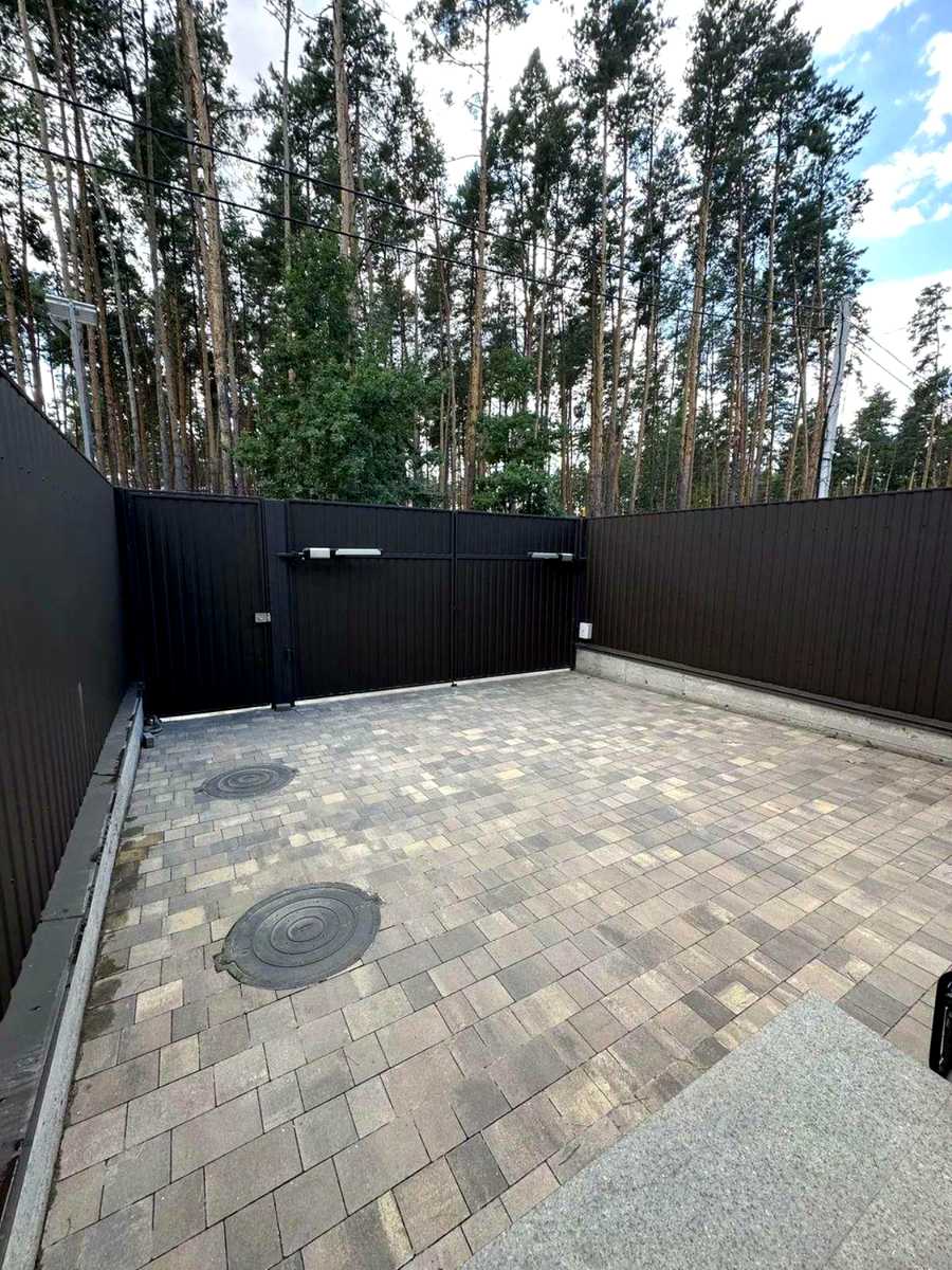 1874590753889825