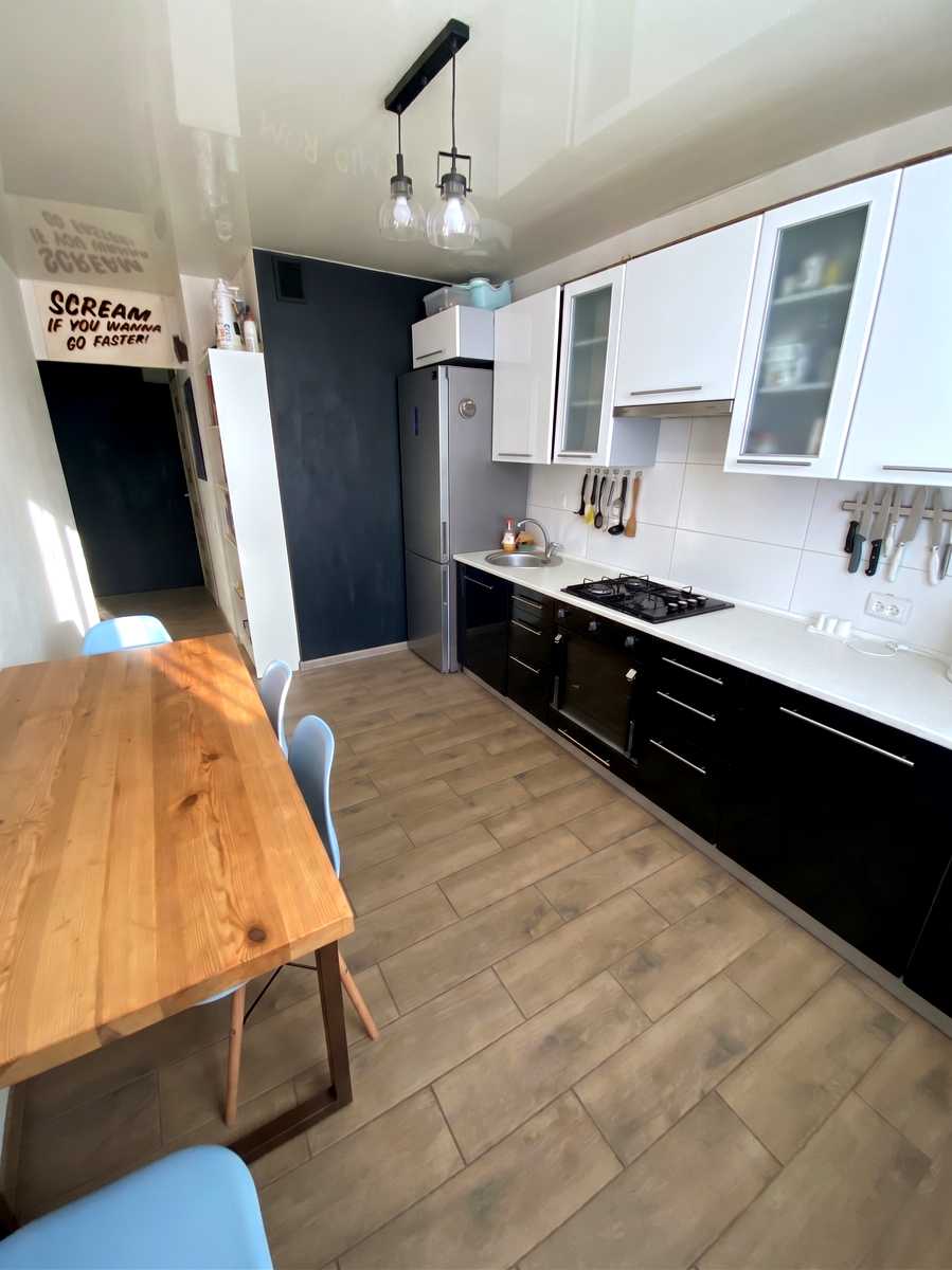 1874599172899933