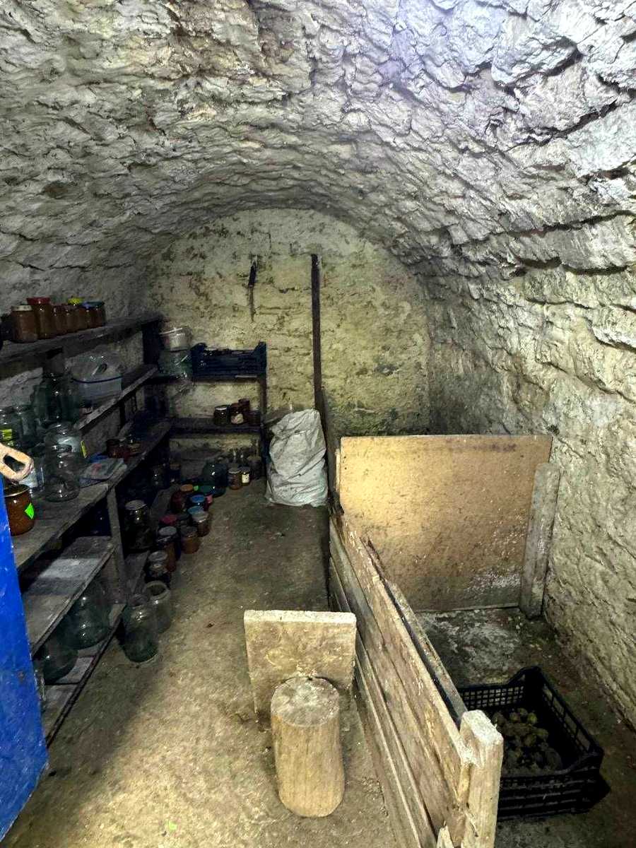 1874599856144664