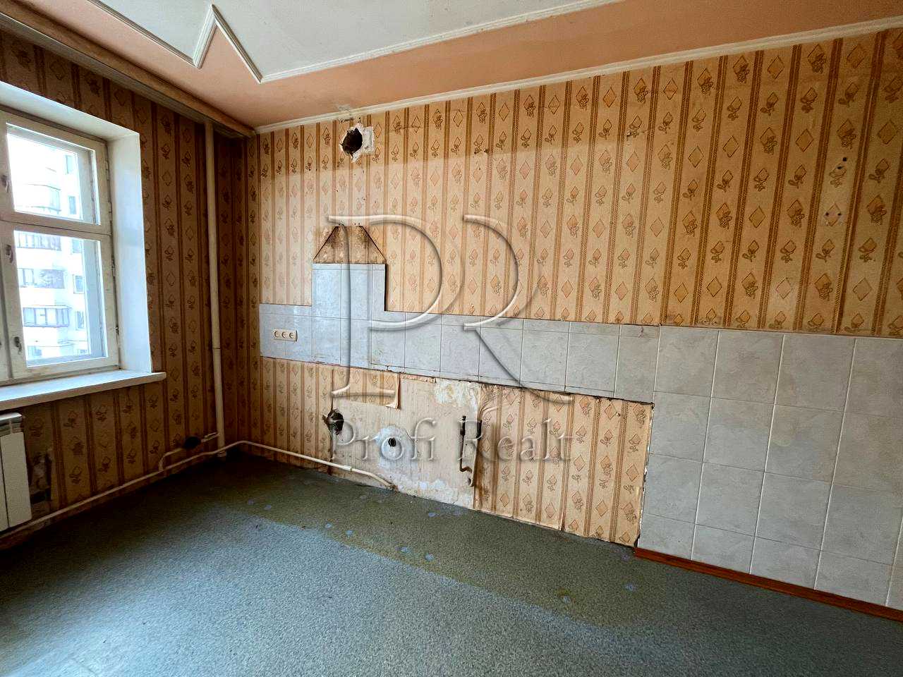 1874600984379375