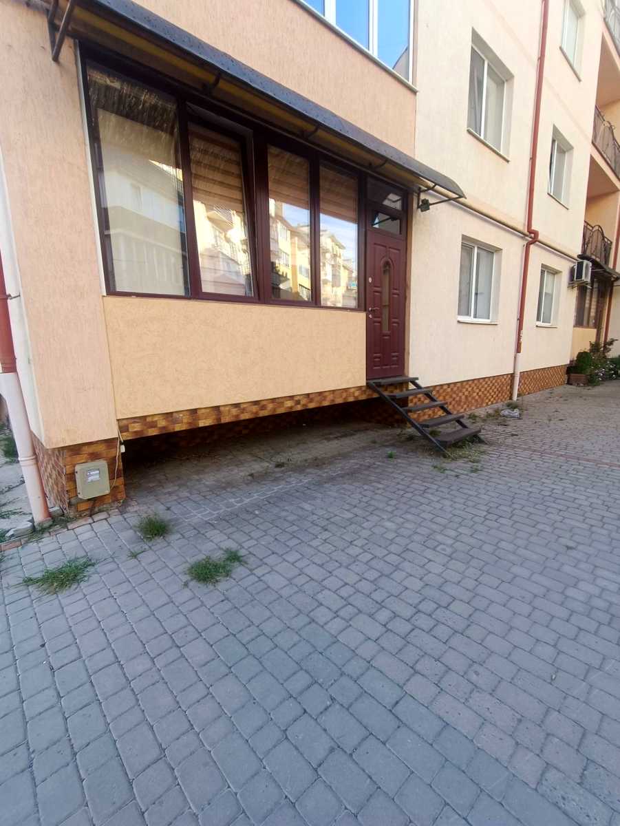1874661843992235