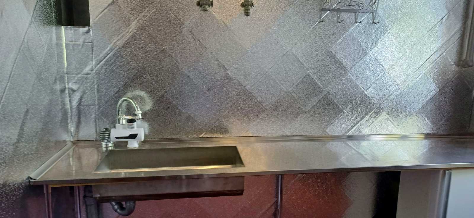 1874668094306600