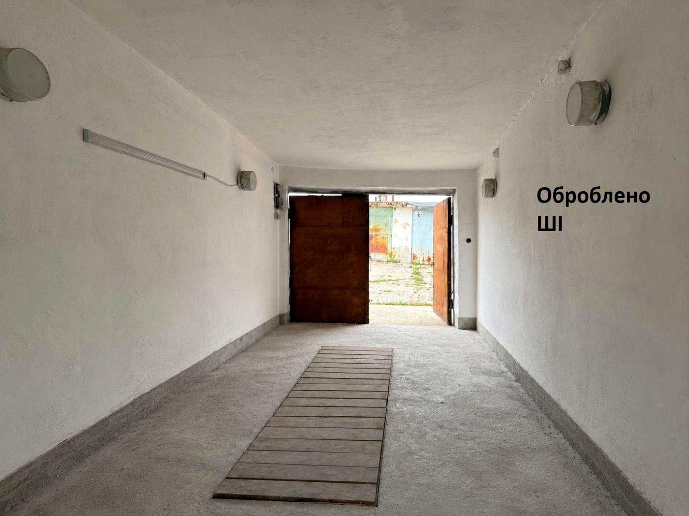 1874671111887429