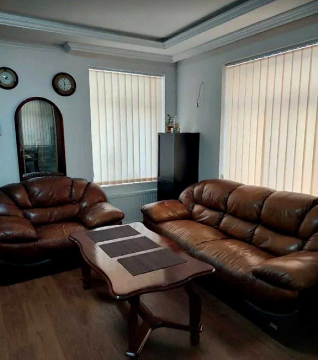 1874671725597375
