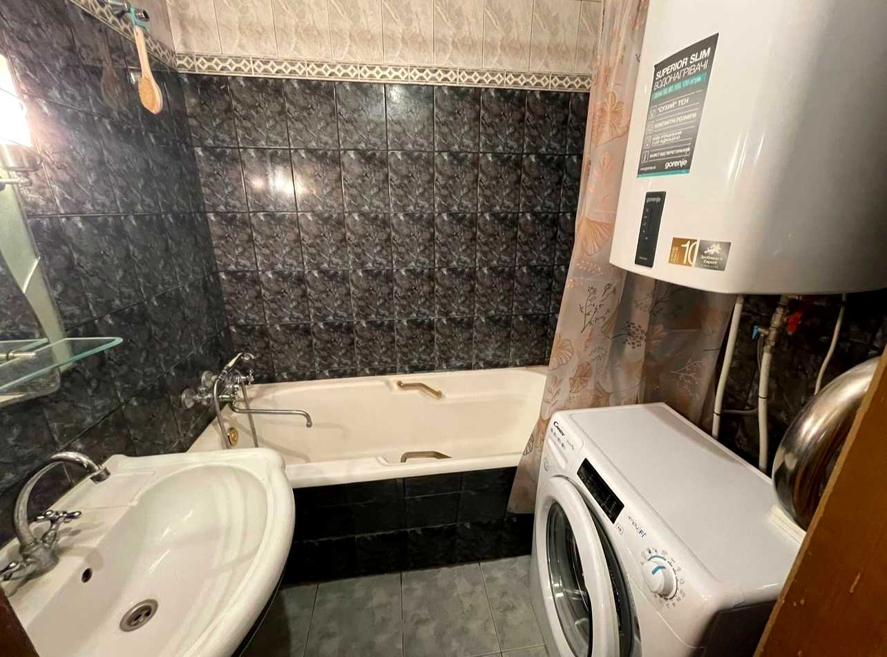 1874673881849836
