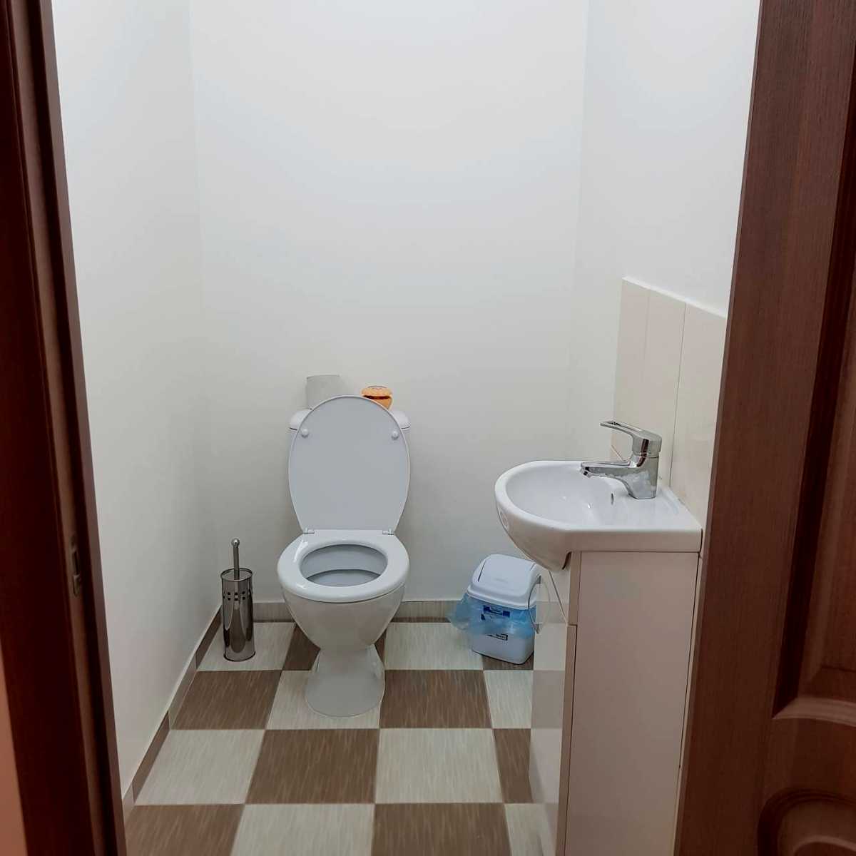 1874679682556959