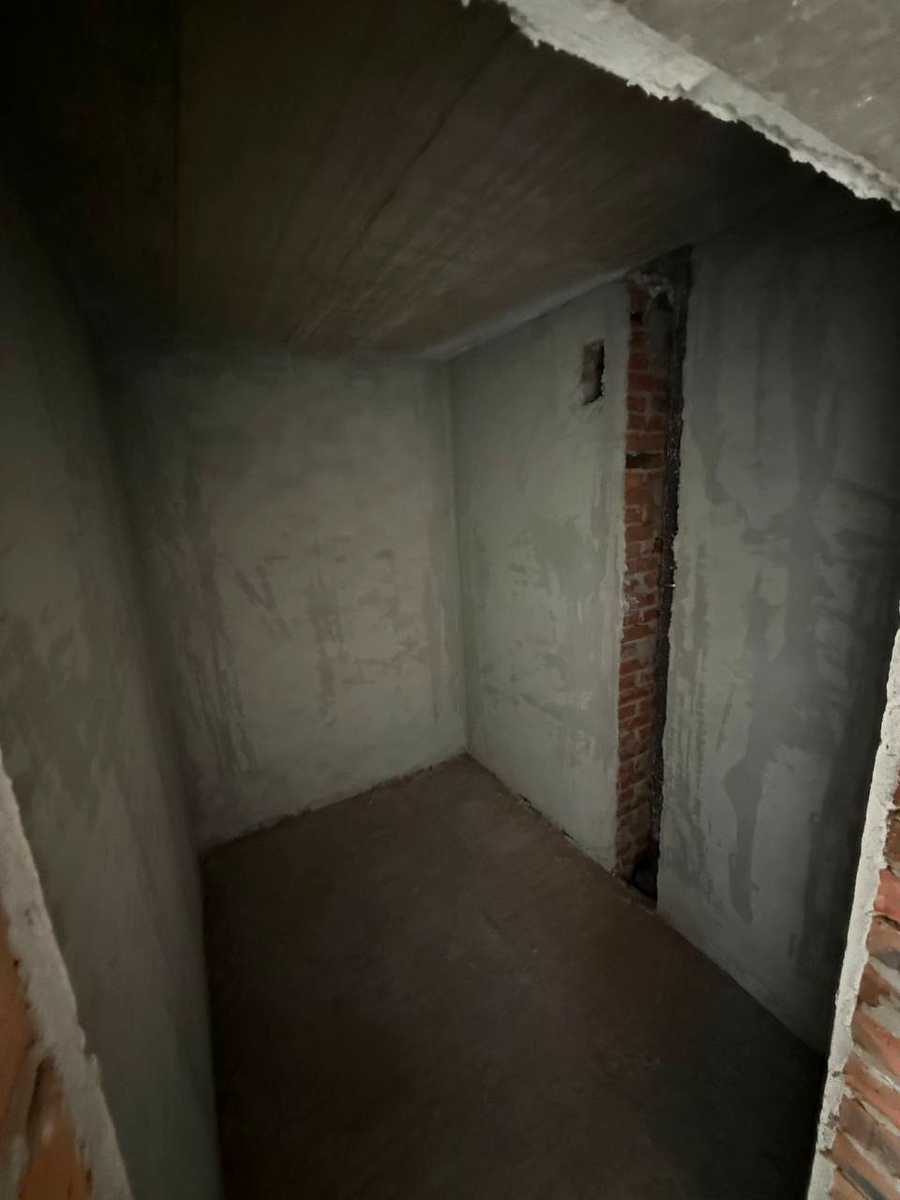 1874683209374696