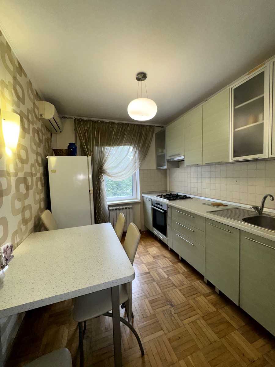 1874683432687196