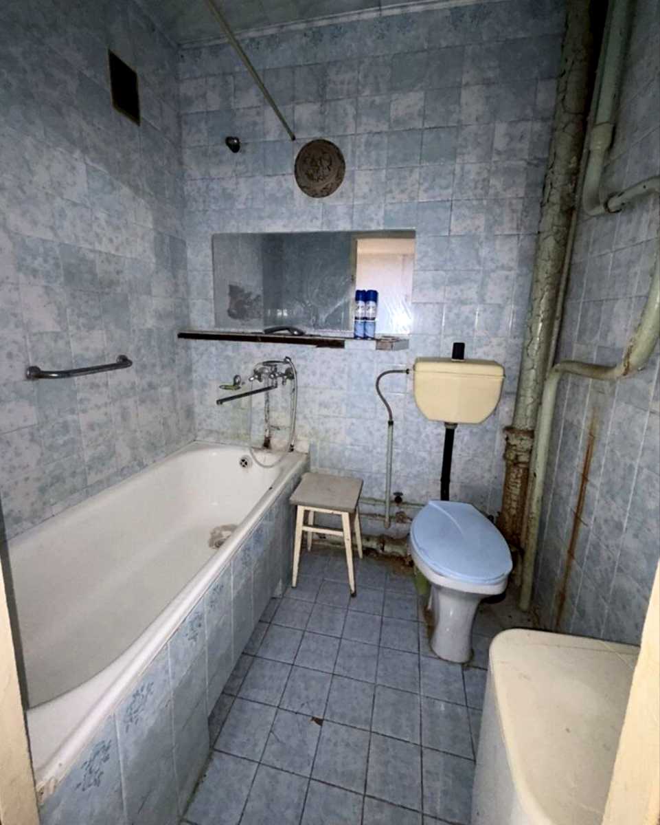 1874683776338947
