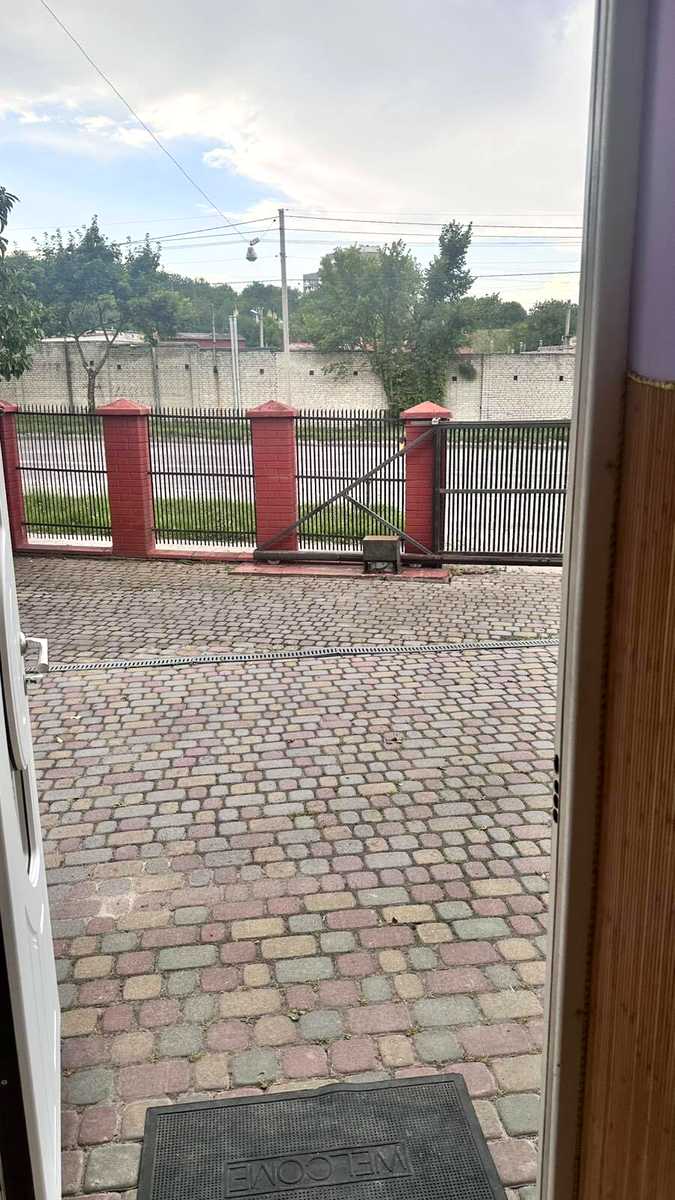 1874685094352984