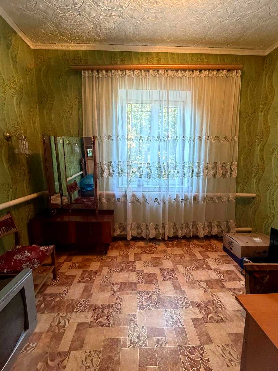 1874693060380833