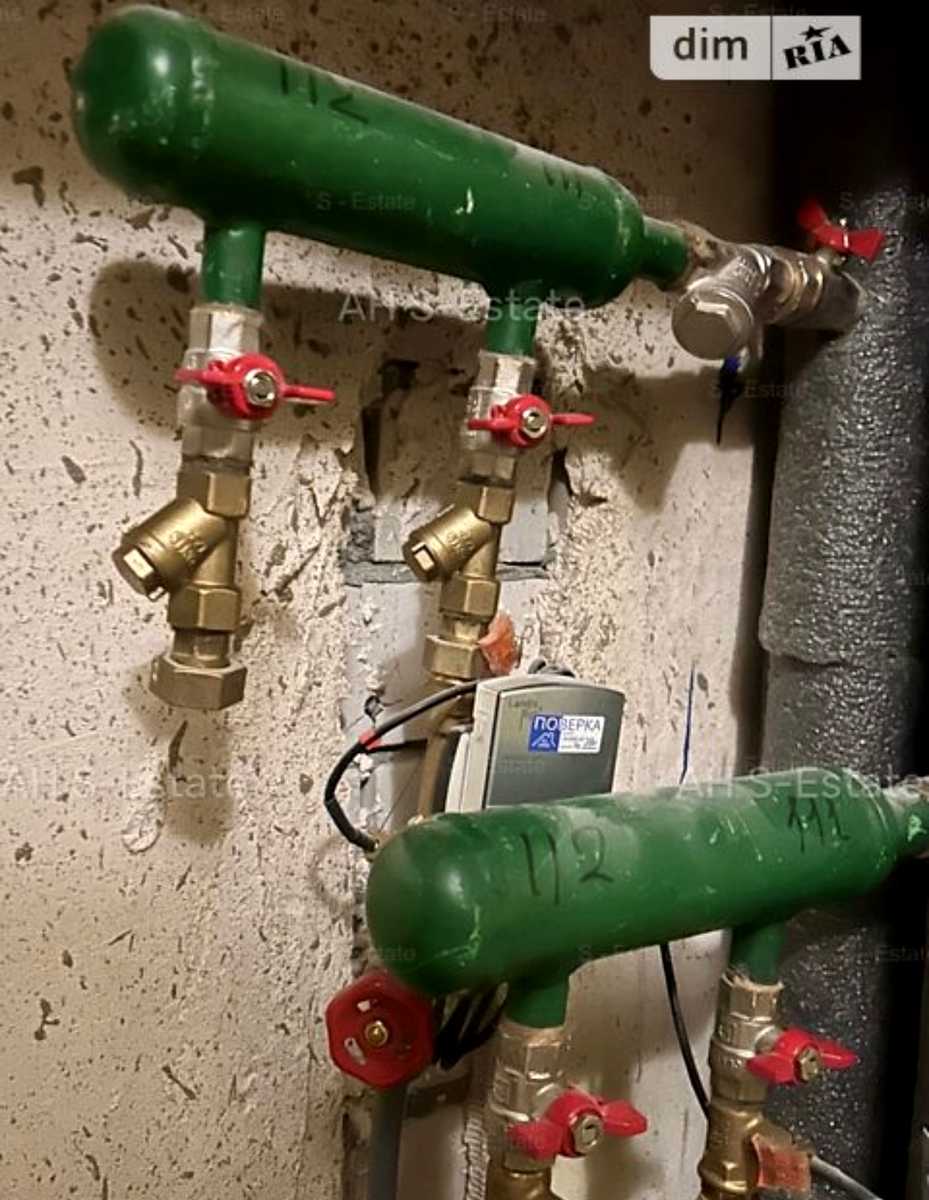 1874694063831553