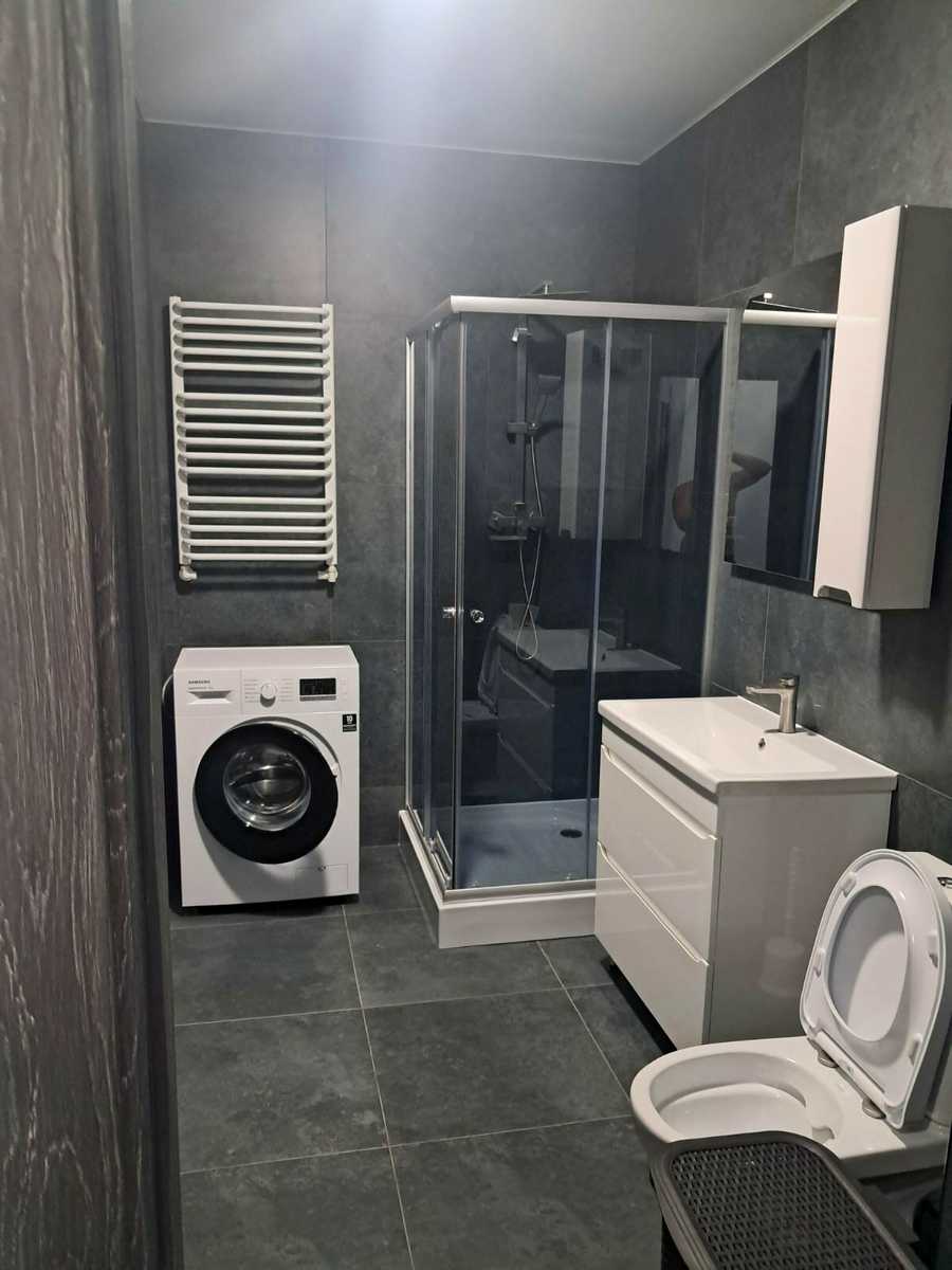 1874749578877567