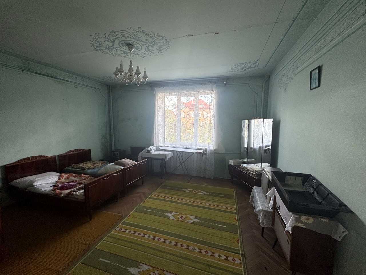 1874750631372733