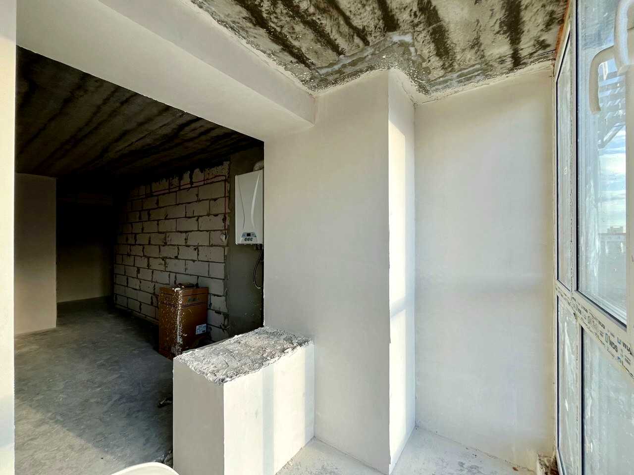 1874758353945664