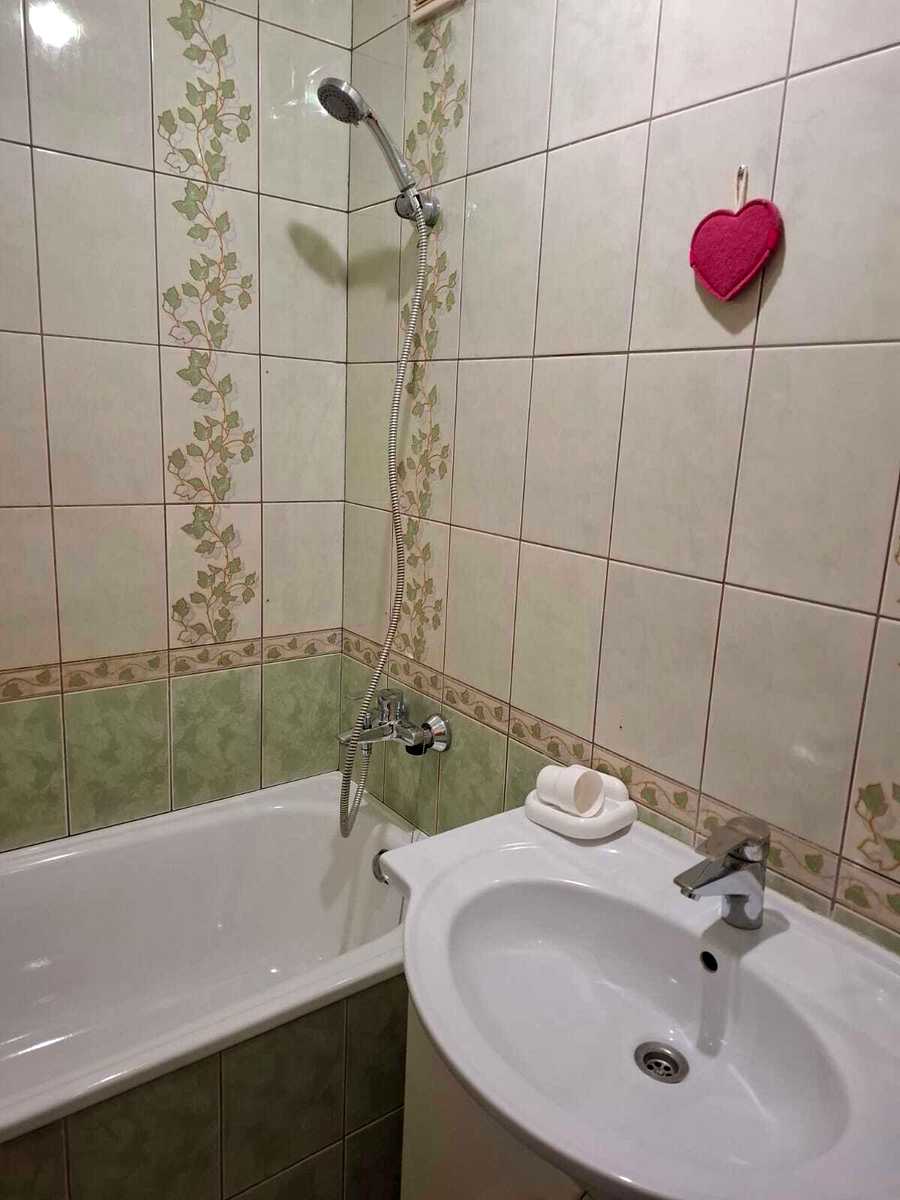1874760415181086