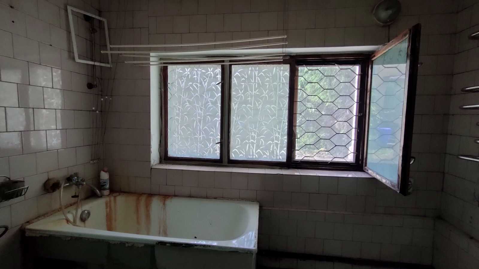1874761336397070