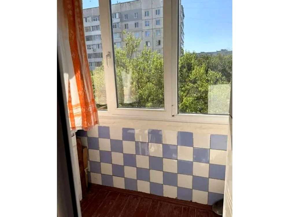 1874763296952040
