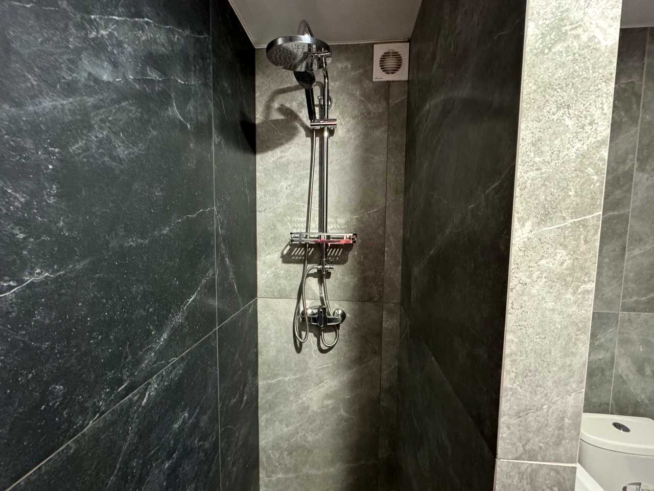 1874765187924350