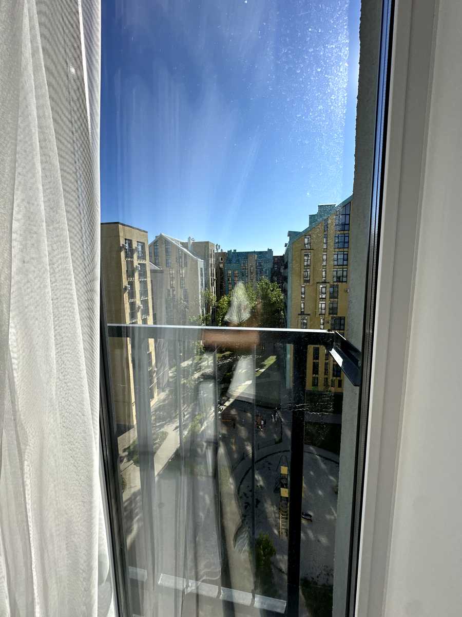 1874765563394402
