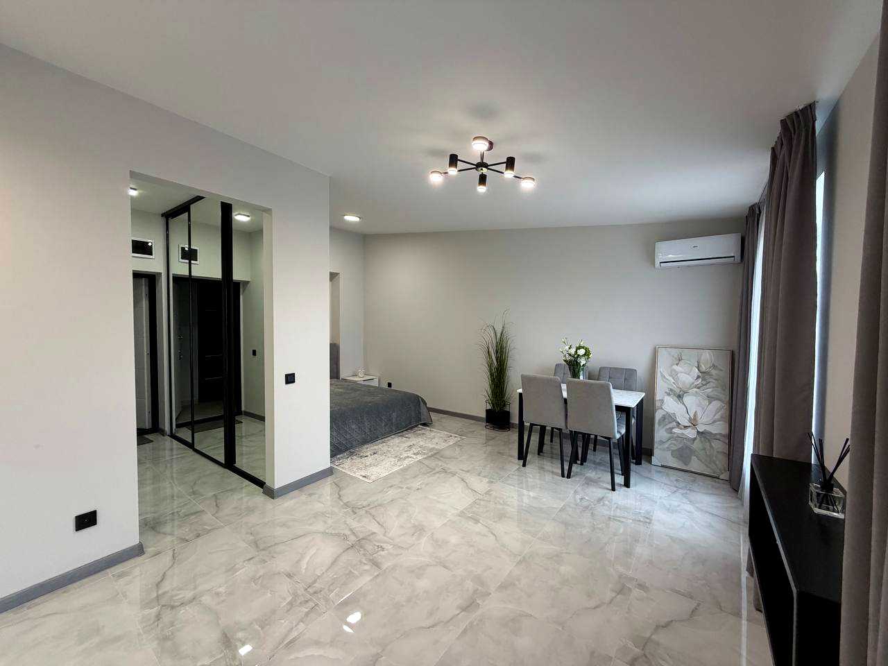 1874766618232661