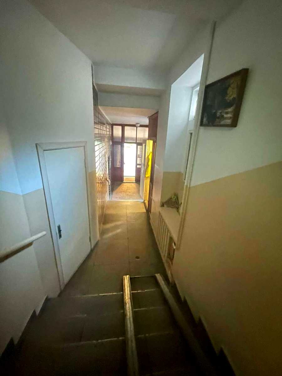 1874767875096281