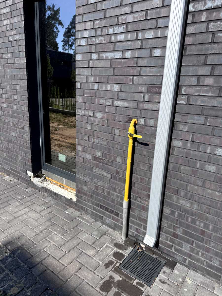 1874770346844045