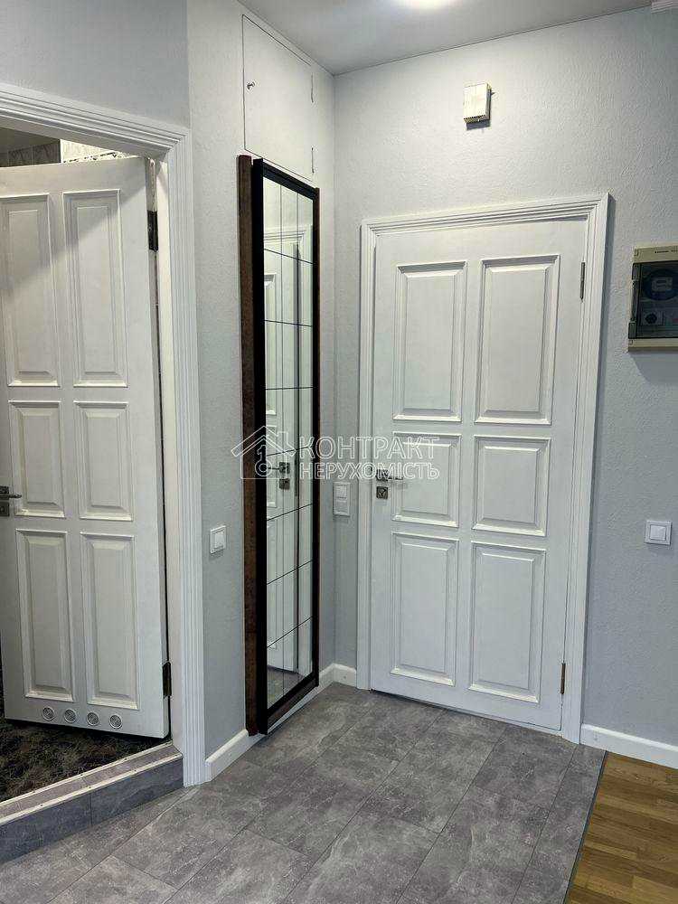 1874770392356871