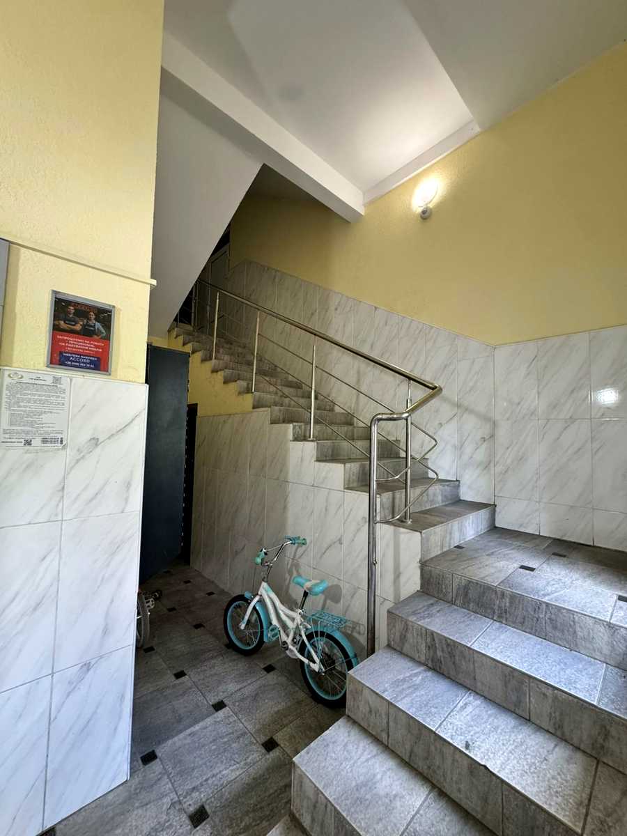 1874773076822825