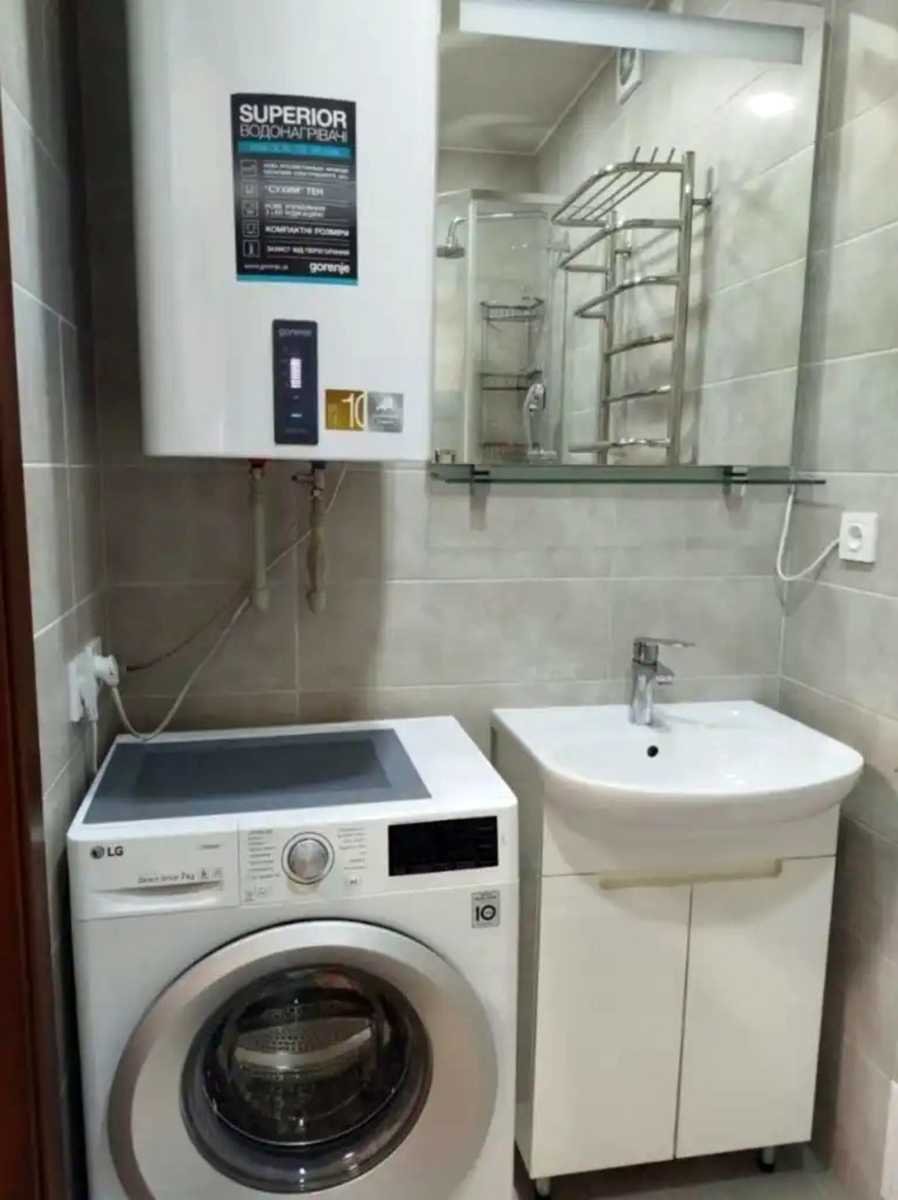 1874774275931616