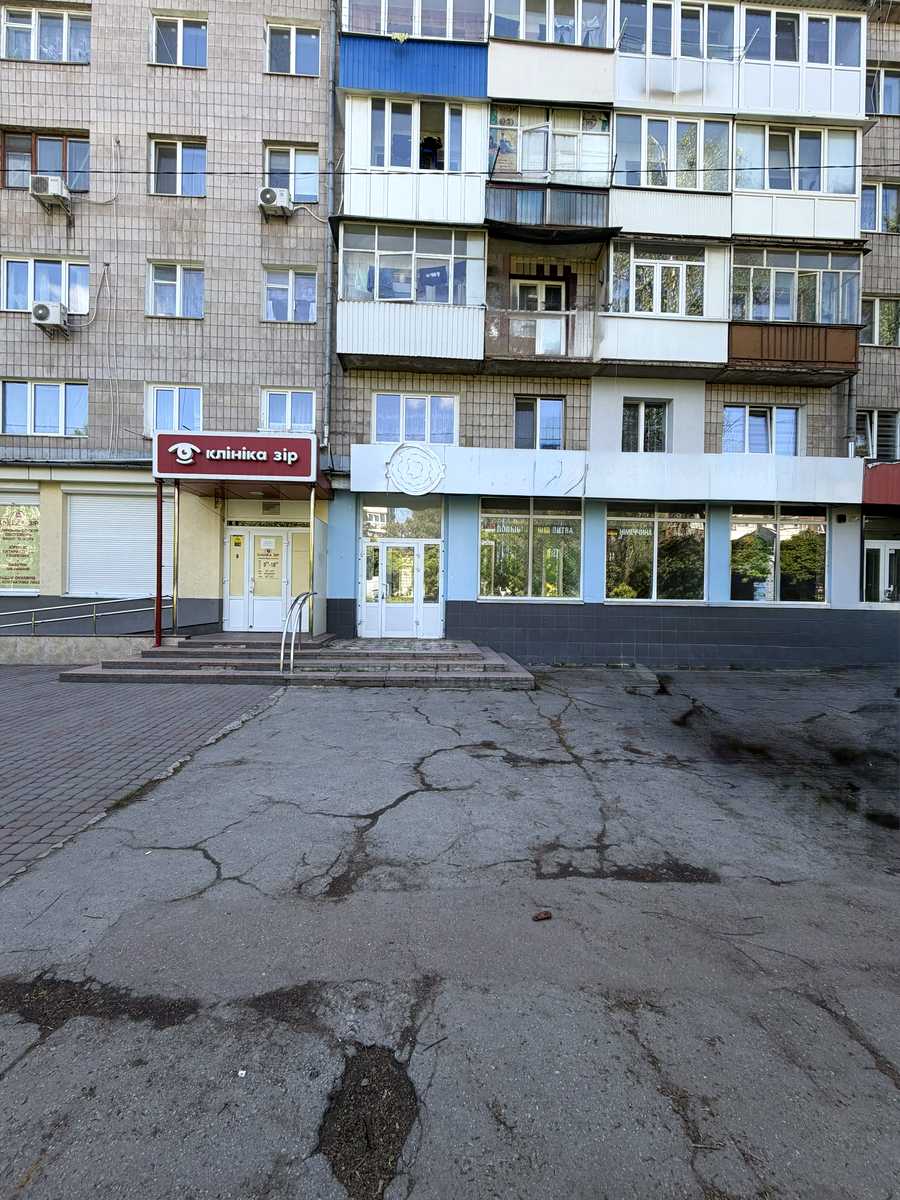 1874774975495889