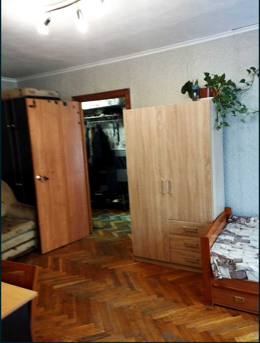 1874777821576381