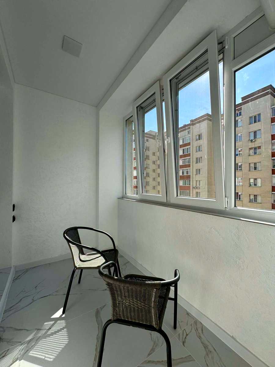 1874778185850573