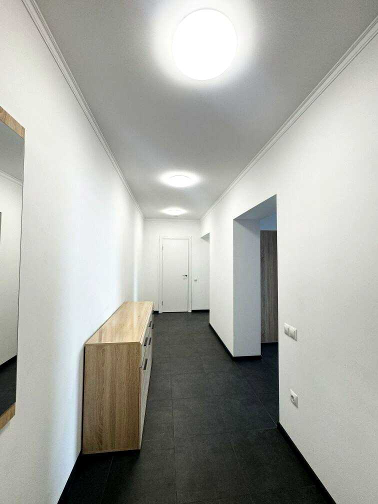 1874778514160702