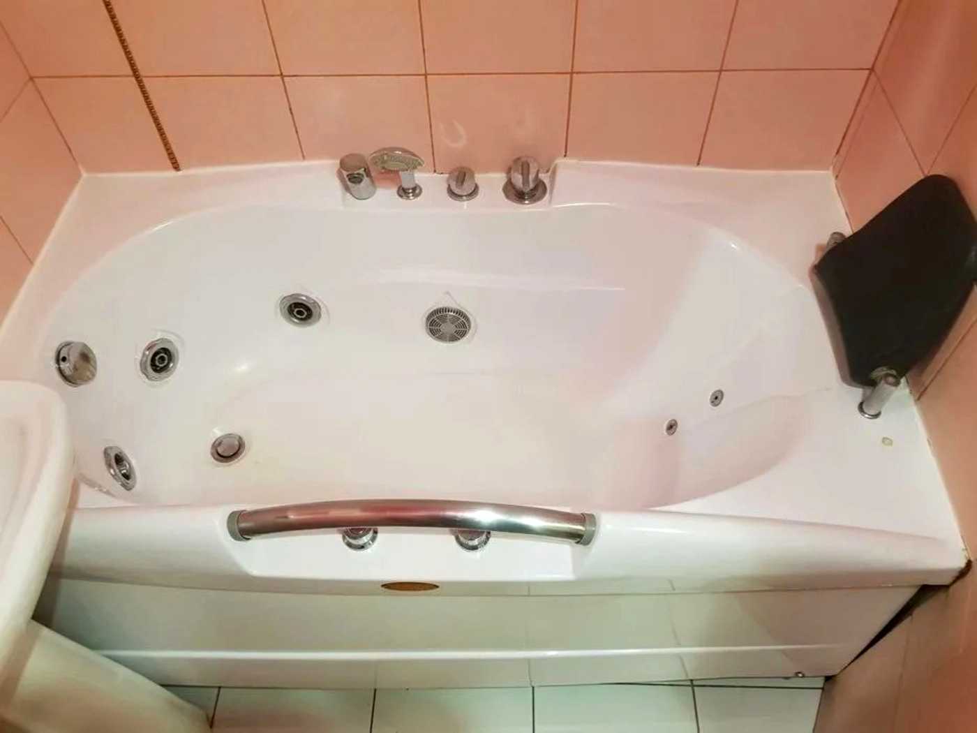 1874785113778592