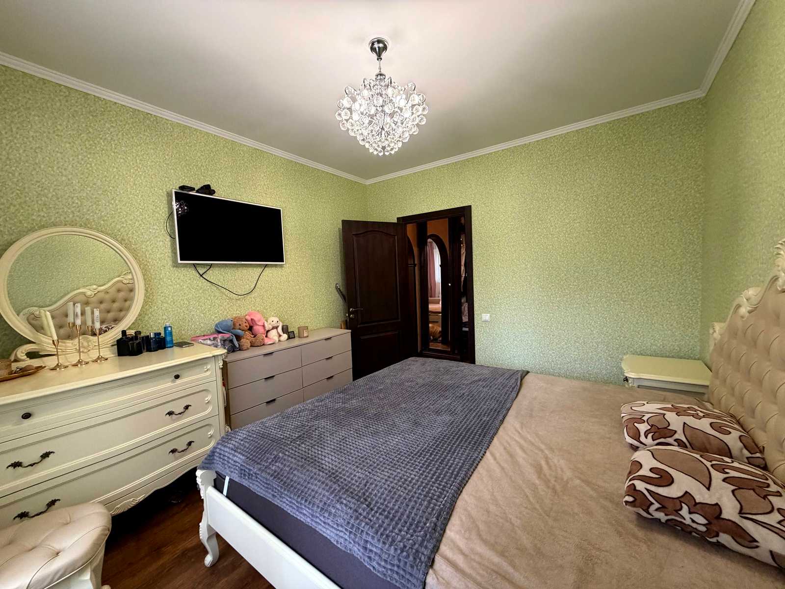 1874786393135414