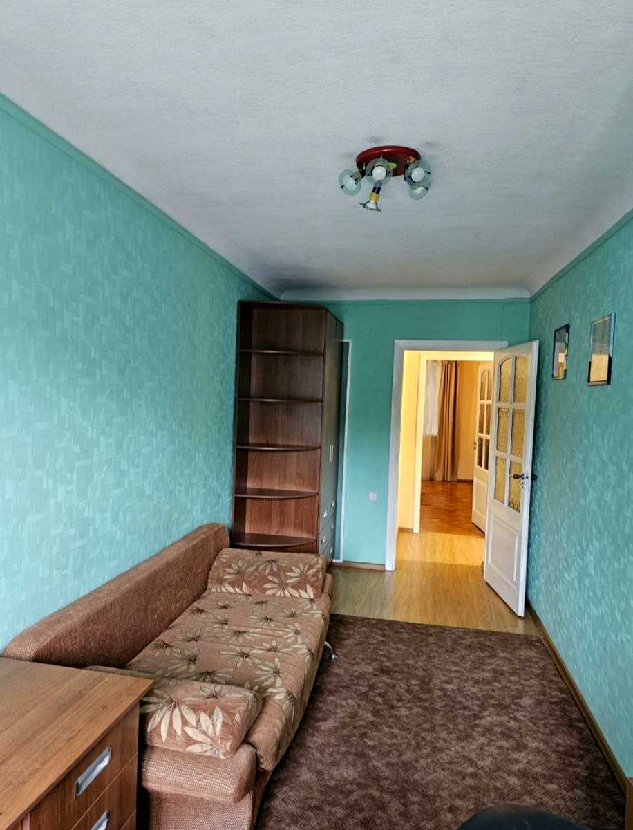 1874789478418918
