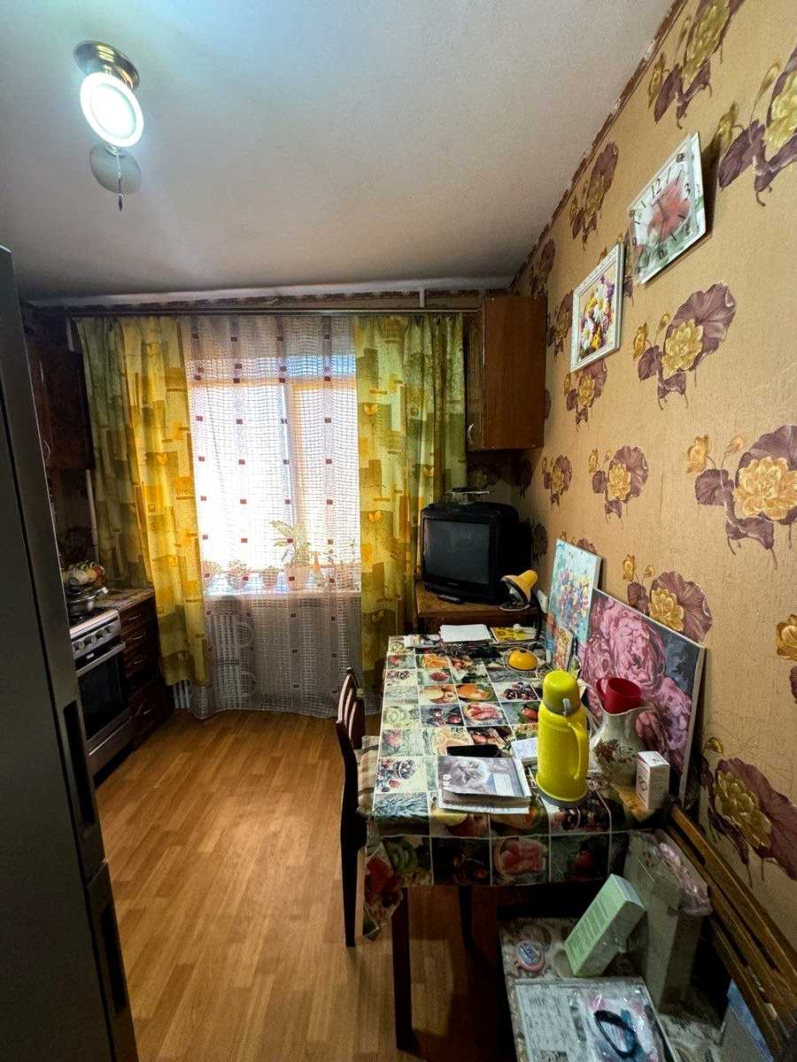 1874848810946250