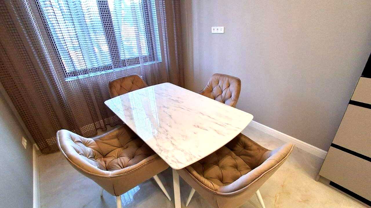 1874860130873934