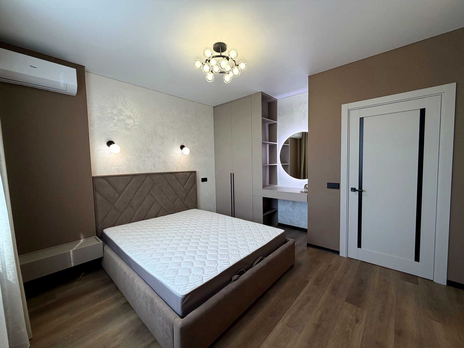 1874870135806098