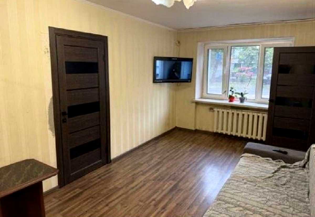 1874876049678045