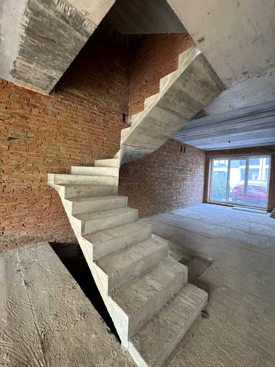 1874891677872967