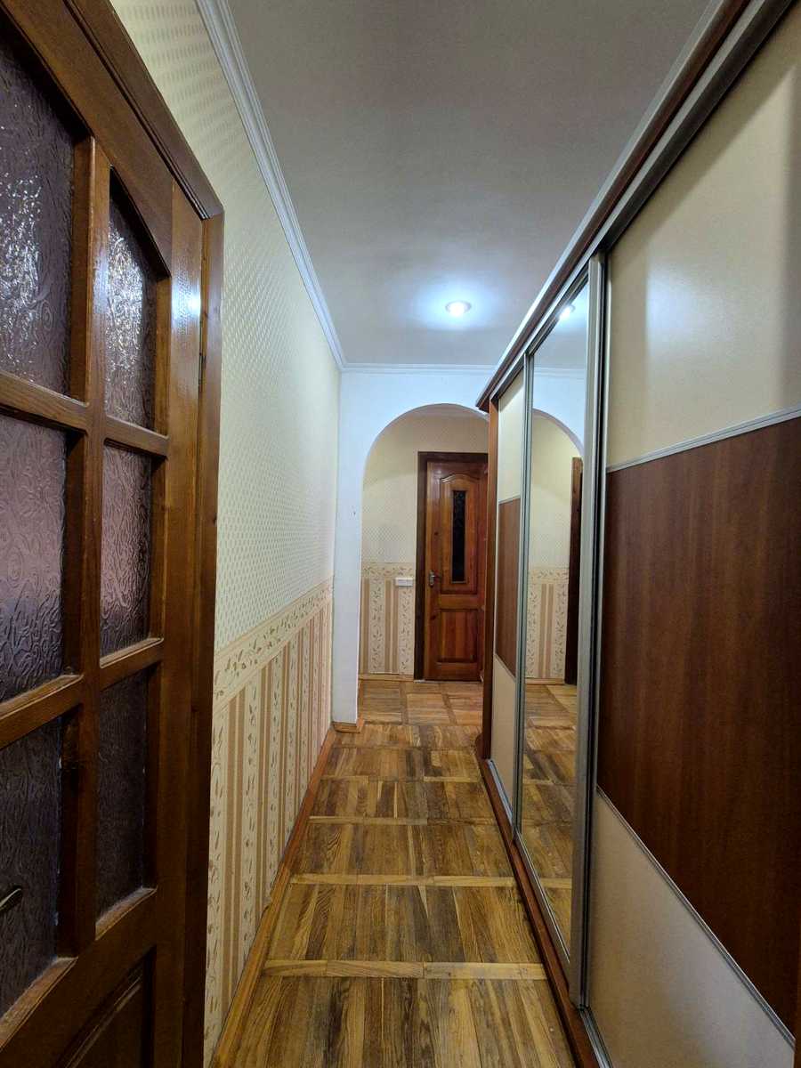 1874895643825232