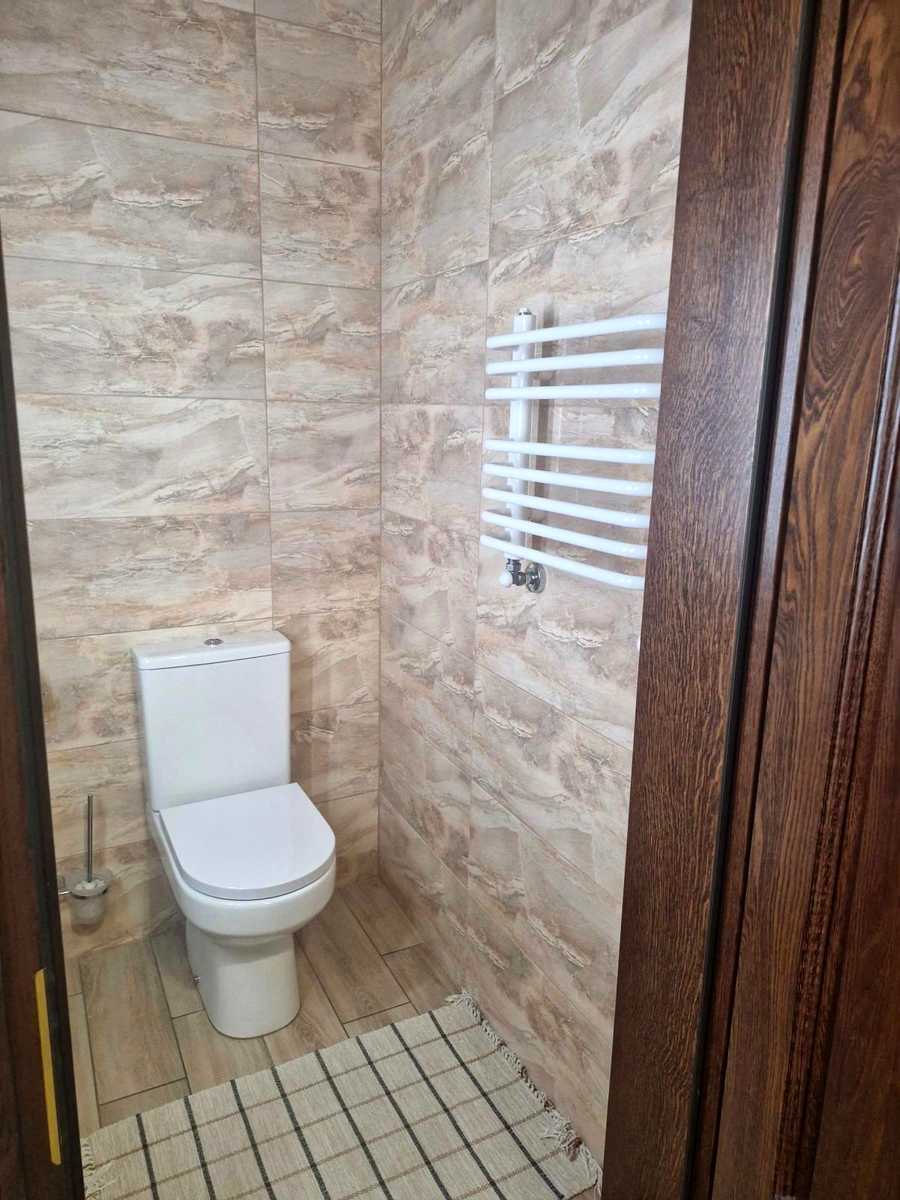 1874937105947989