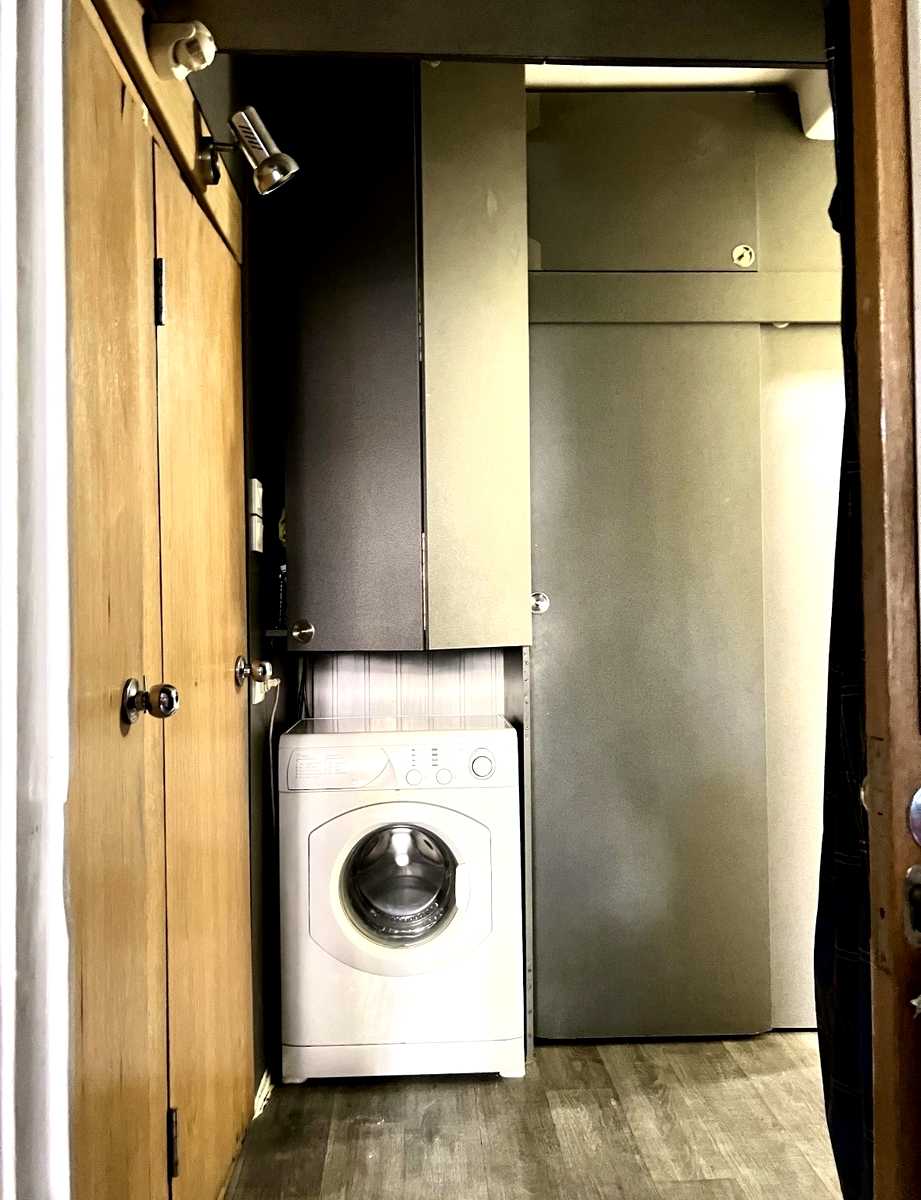 1874939466565609