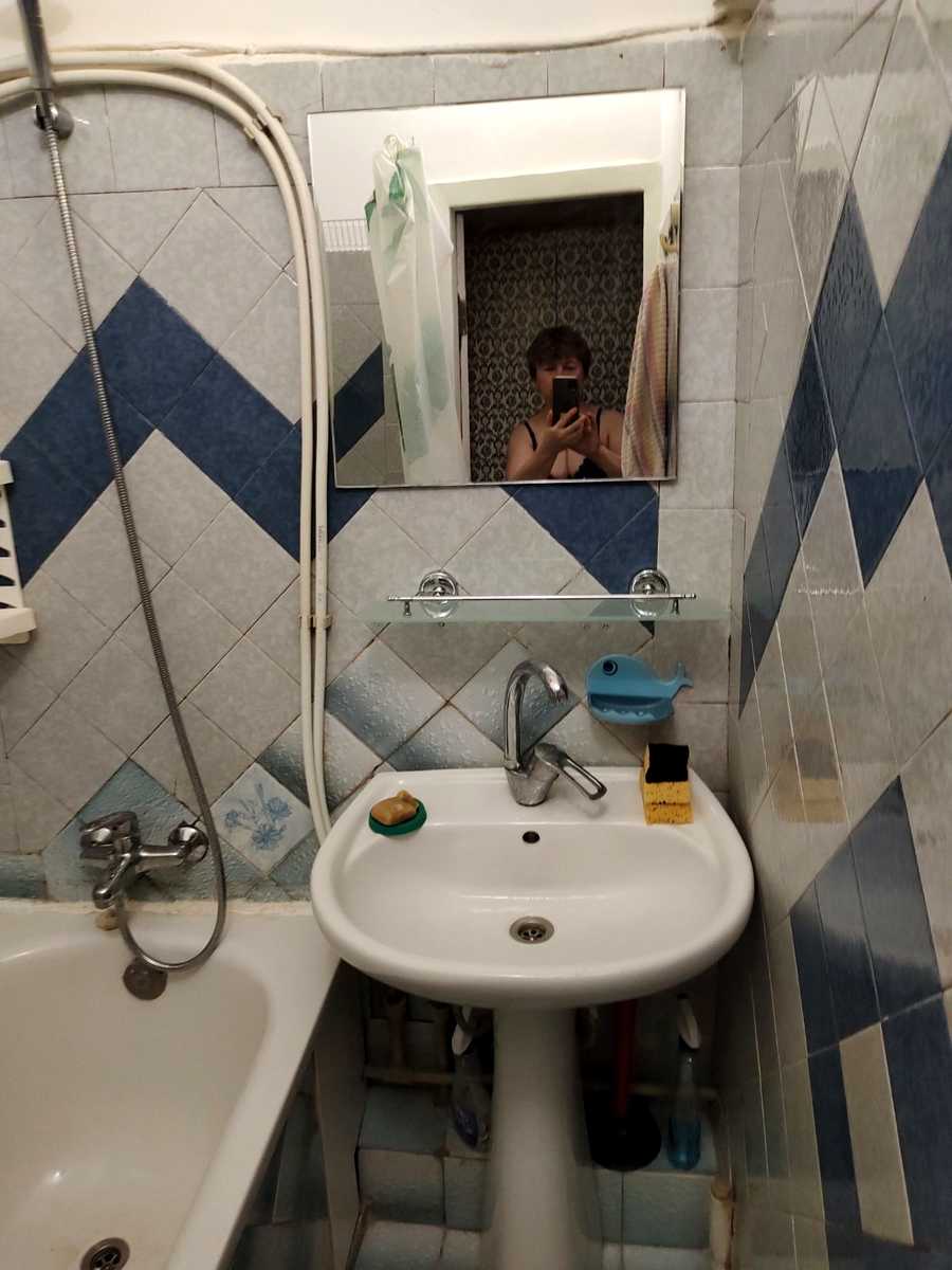 1874950976570841